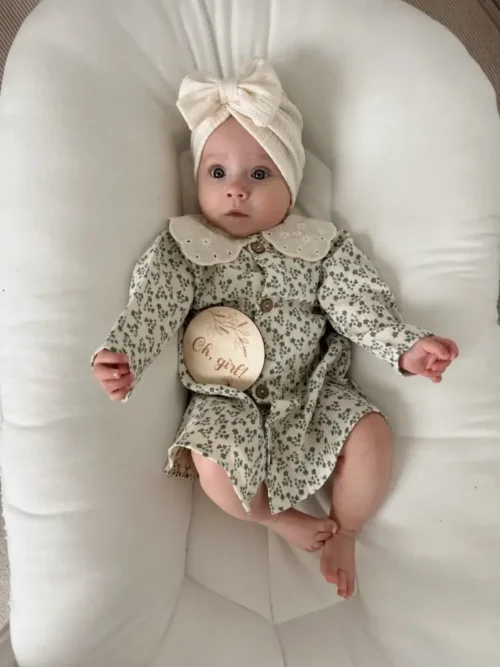 Sukienka „Małe kwiaty” – dziewczęca elegancja i komfort