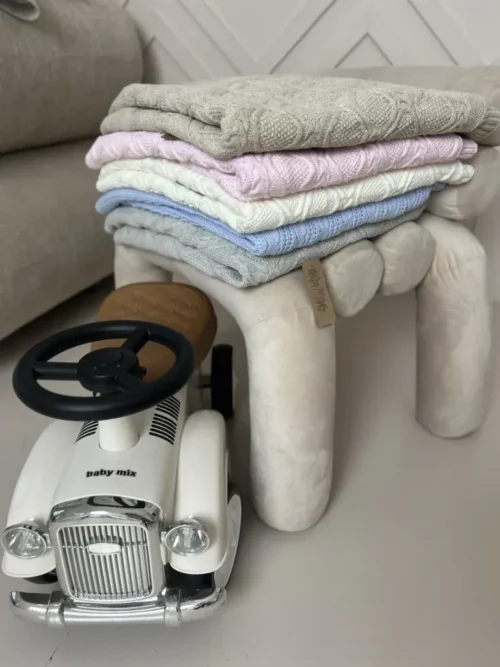 Kocyk niemowlęcy dwustronny – miękki i ciepły