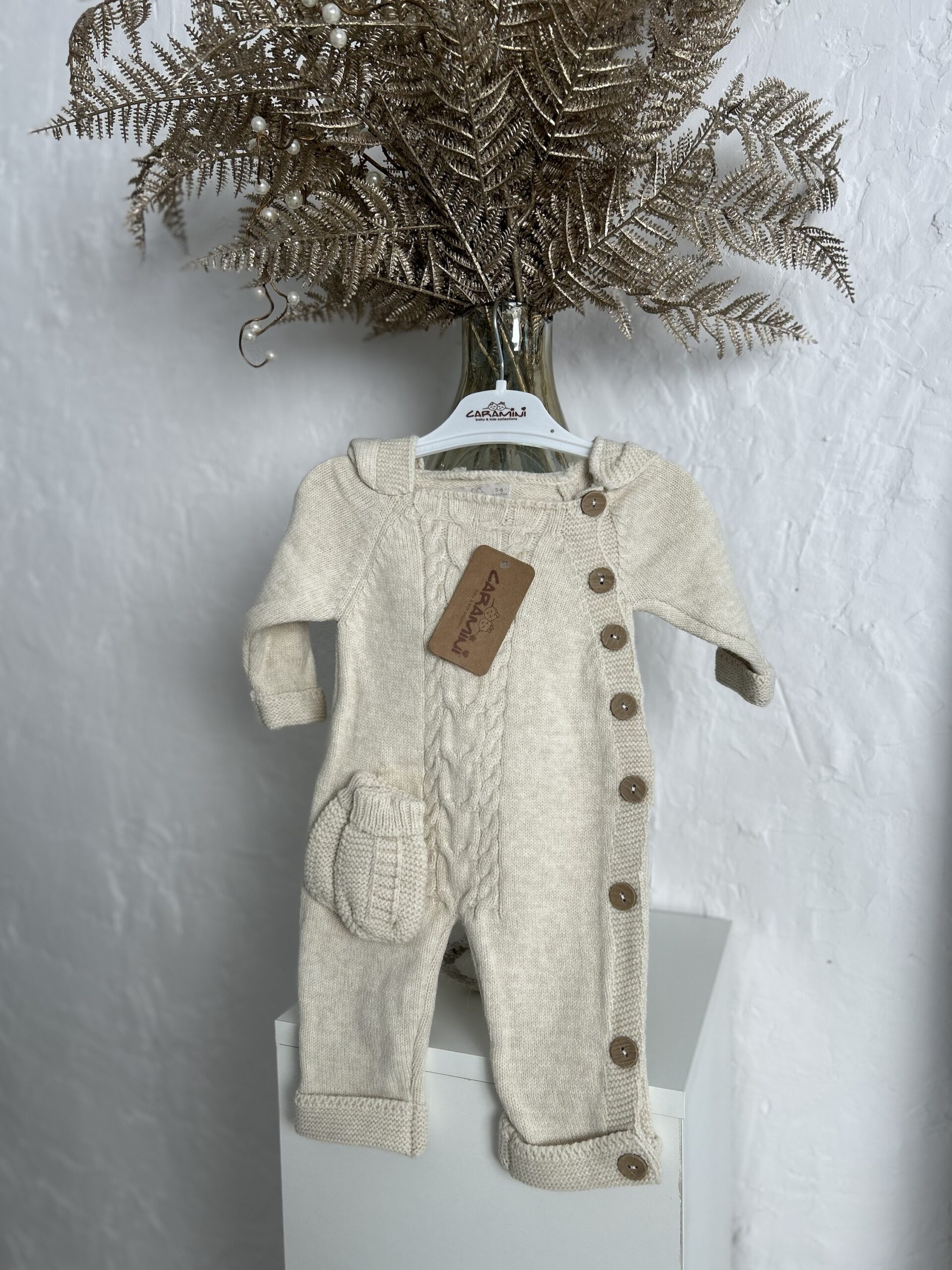 Pajacyk na guzikach + buciki