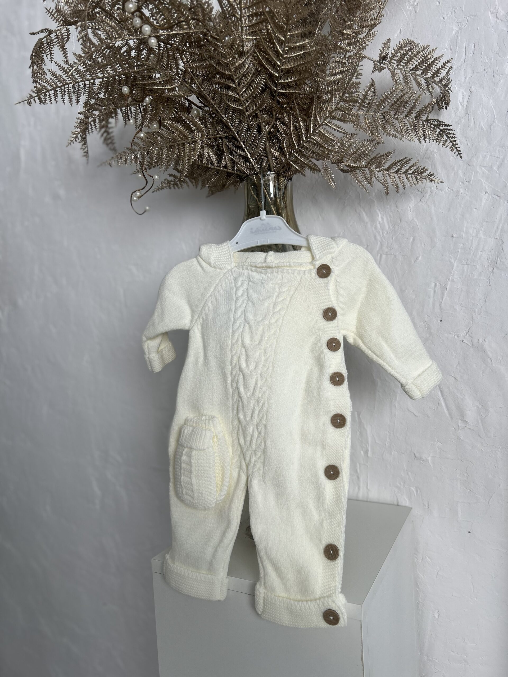 Pajacyk na guzikach + buciki - obrazek 4