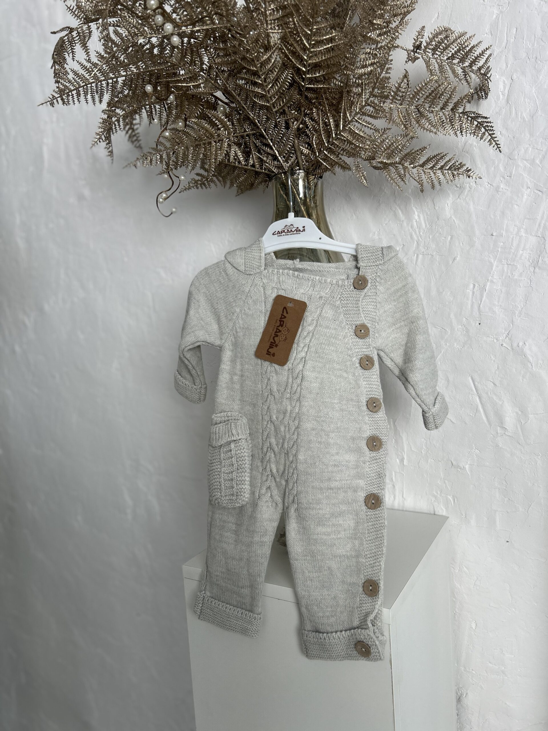 Pajacyk na guzikach + buciki - obrazek 5