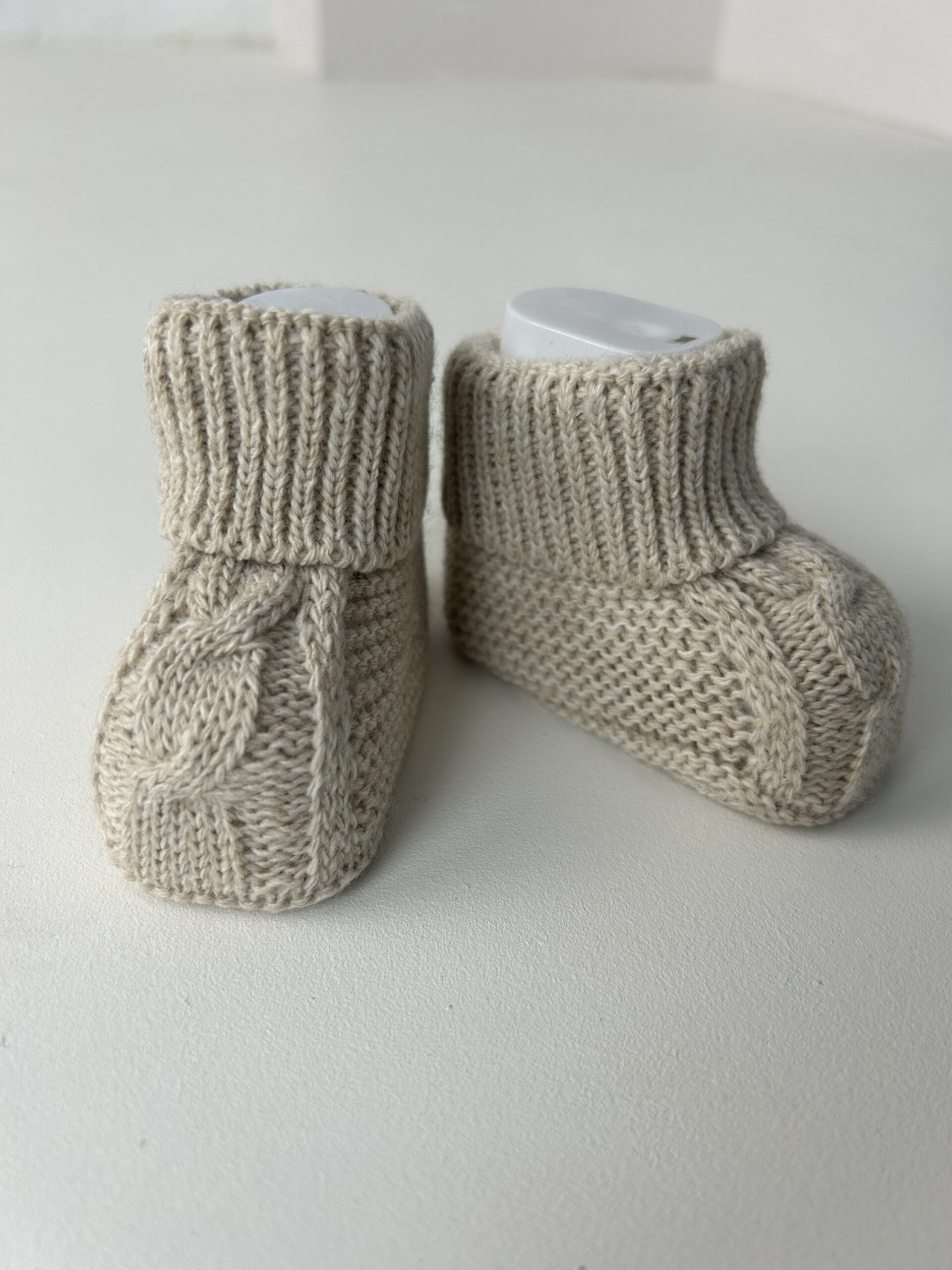 Pajacyk na guzikach + buciki - obrazek 2