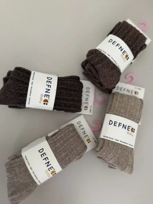 Rajstopy w warkocze – styl i komfort na chłodniejsze dni