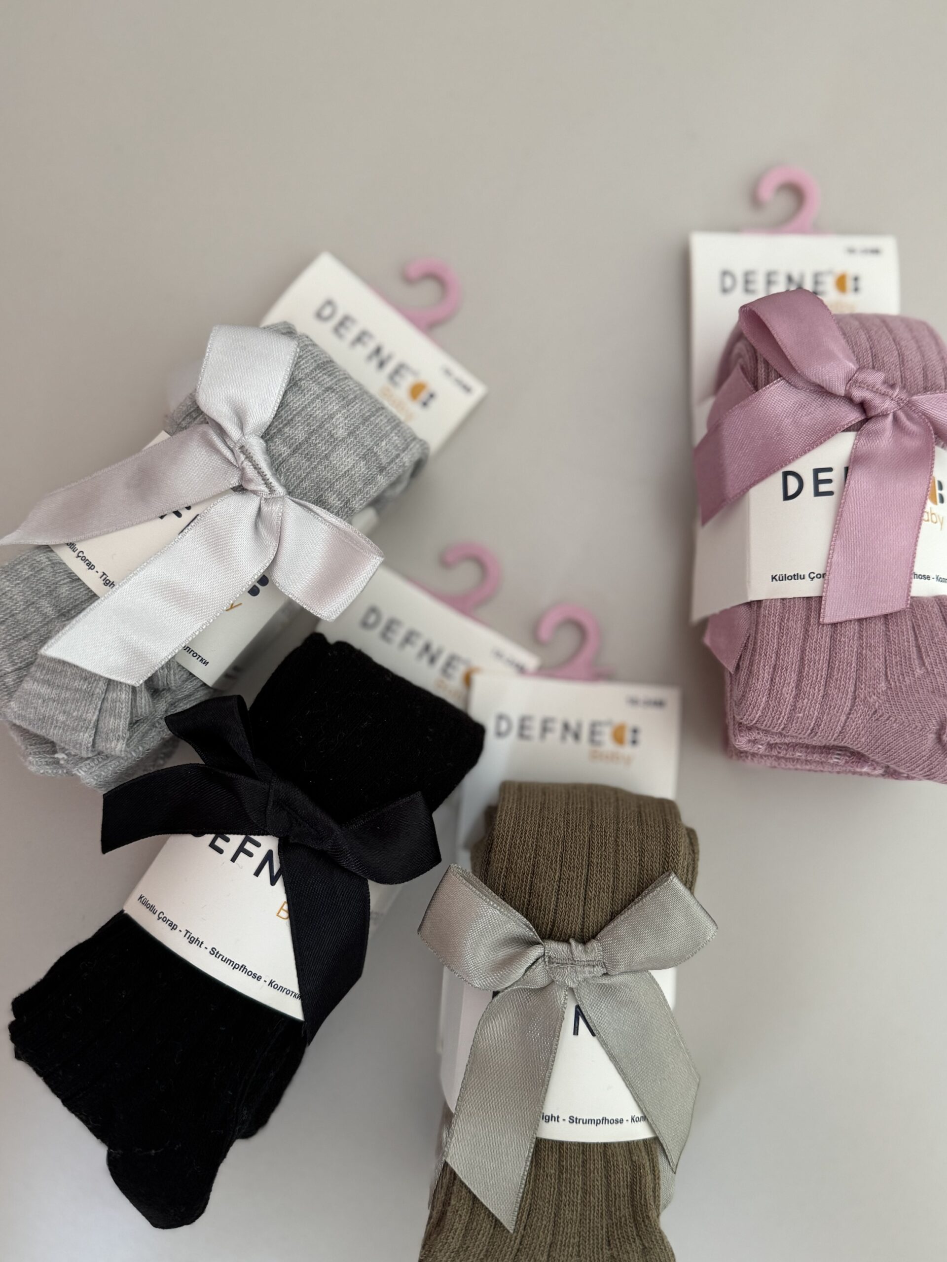 Rajstopy z kokardą - obrazek 3